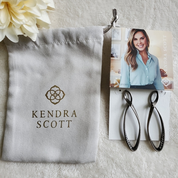 Kendra Scott Raquel ribbon earrings with rhinestones - Picture 1 of 8